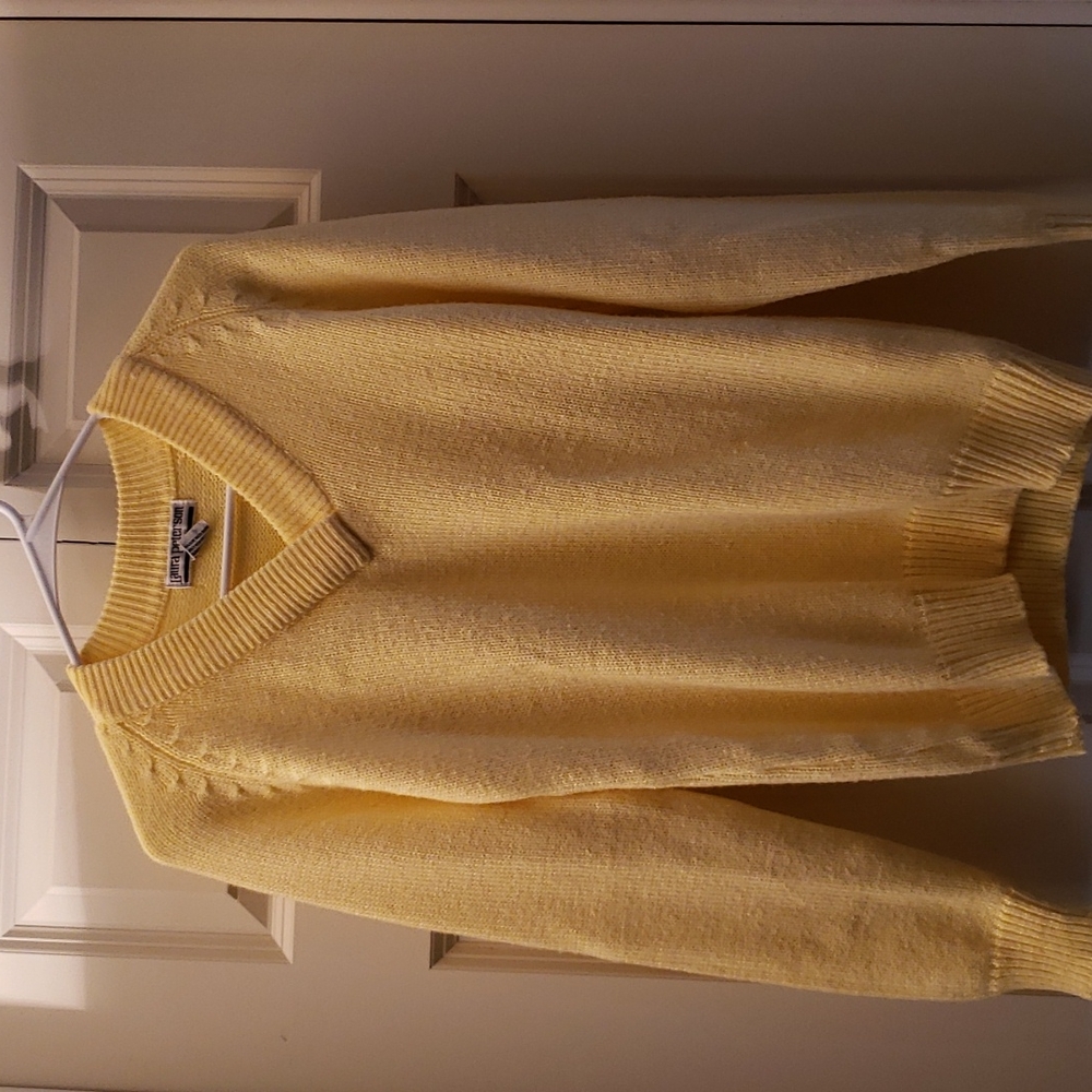Laura Peterson  Size M. Yellow Color